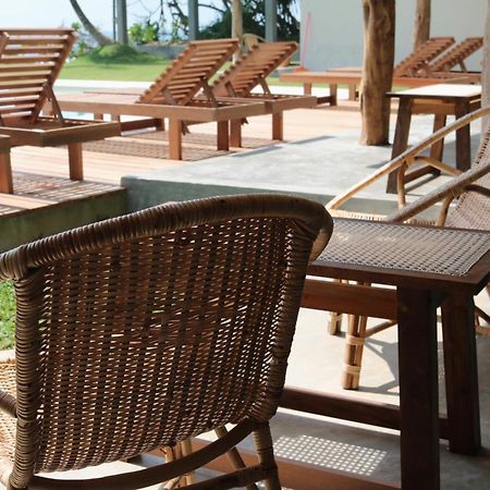 ホテル Swell Shacks マータラ エクステリア 写真